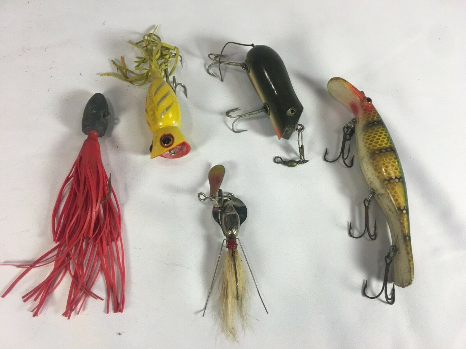 6-VINTAGE FISHING LURES-LLOYDS LUCKY LURES-FLY ROD BASS POPPERS-MINT IN  PACKAGE
