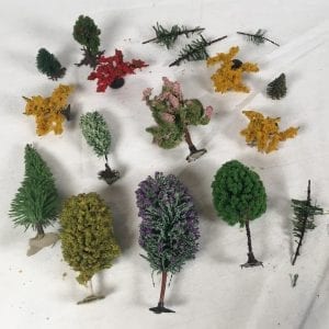 Fake Plastic Trees! ~~ Very Realistic for O Scale Model Railroad, Architecture, Crafts & Dioramas