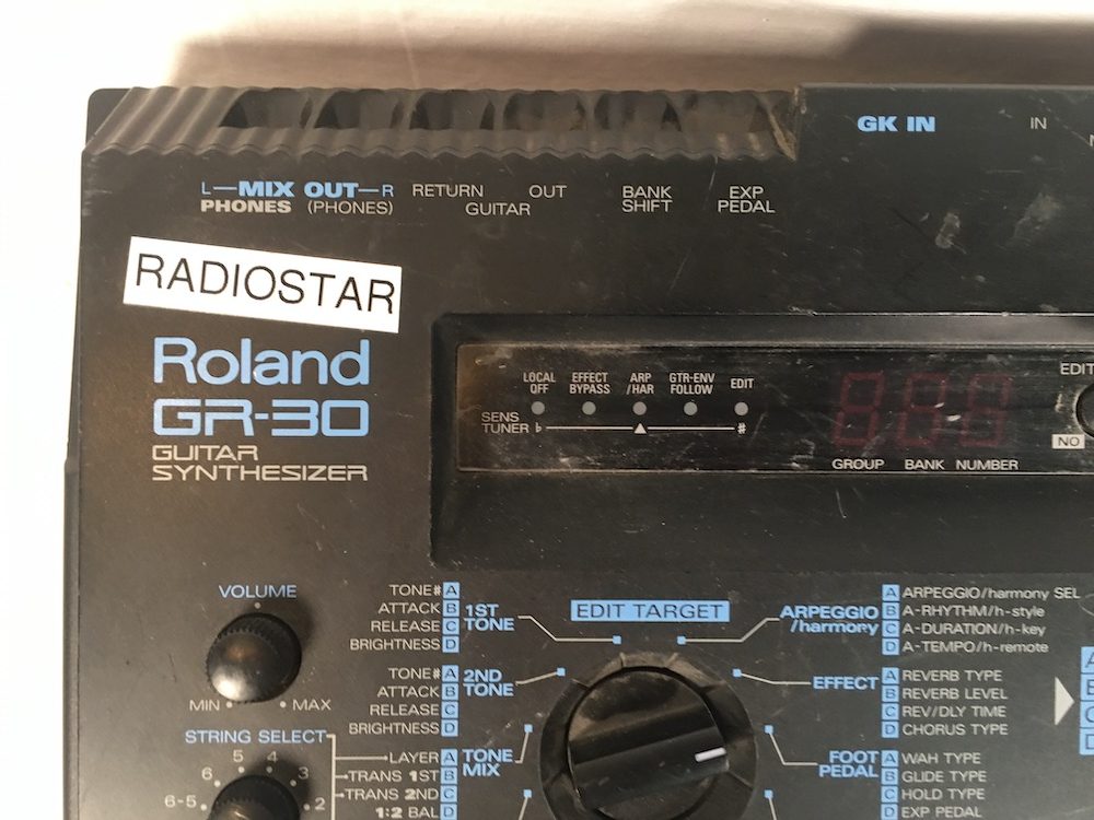 Roland GR-30 Guitar Synthesizer with GK-2A Pickup Attachment Midi Vintage